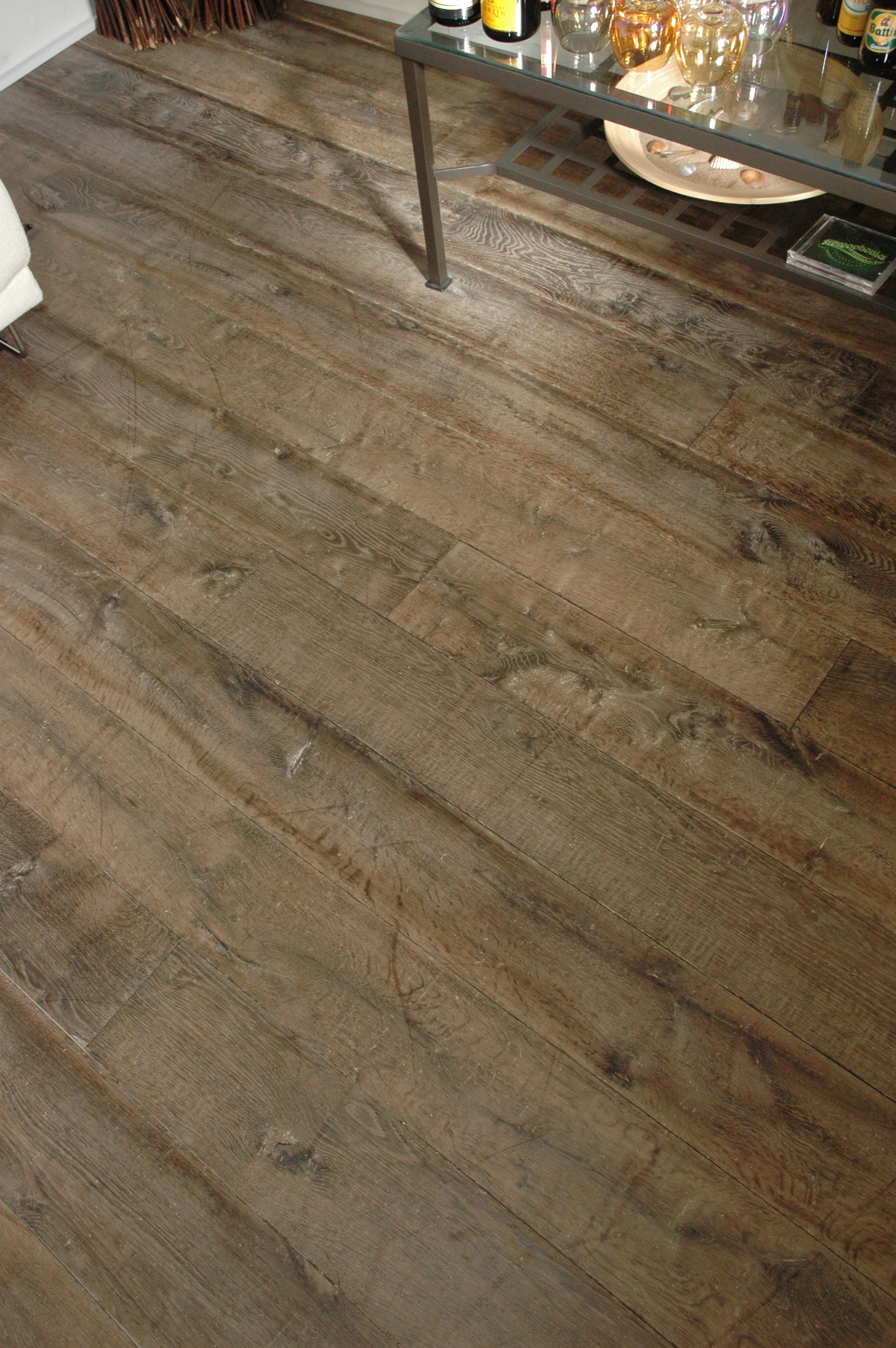Plancher de wagon en chêne récupéré — sol authentique effet industriel