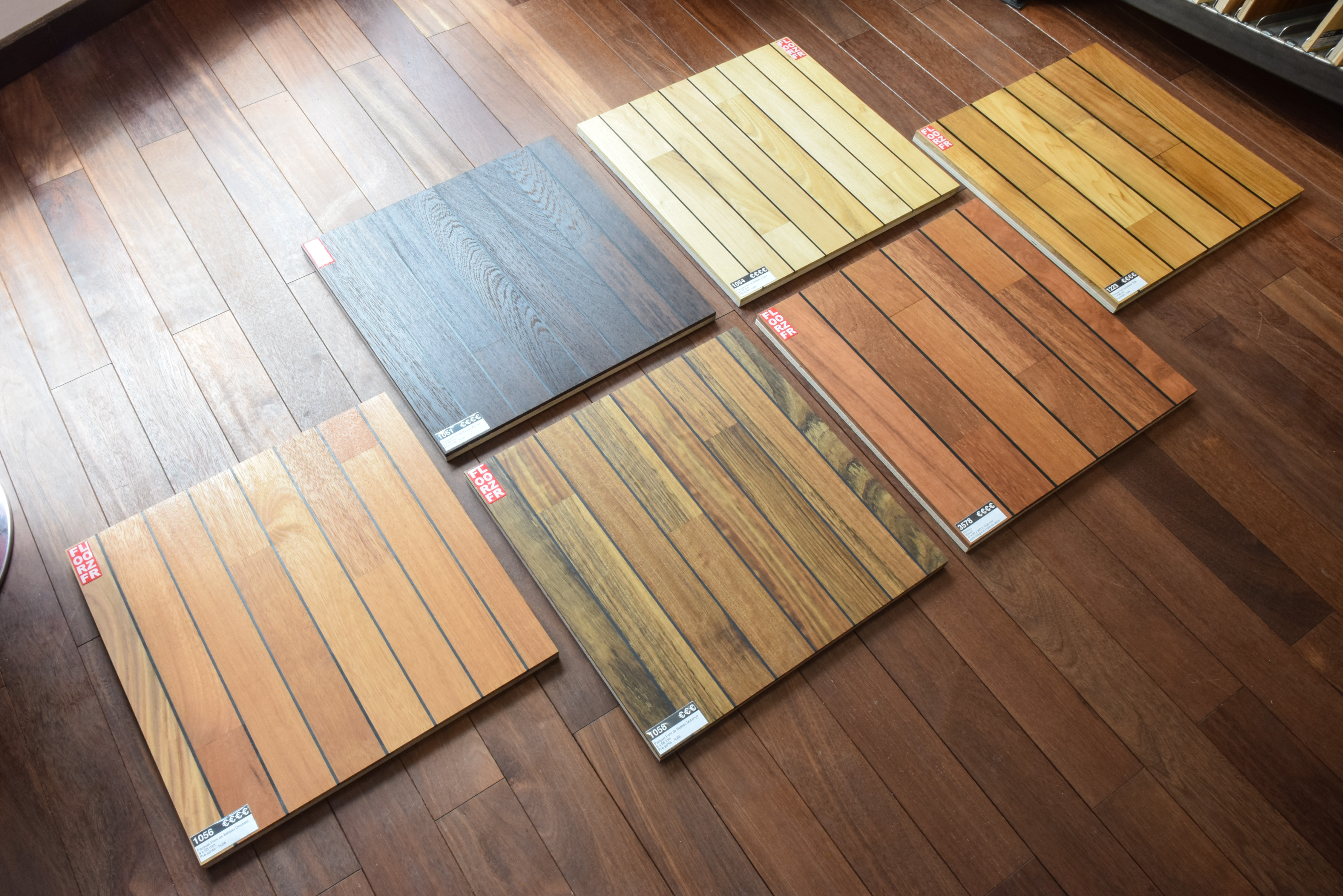 Parquet Pont de Bateau — salle de bain chaleureuse — essences exotiques